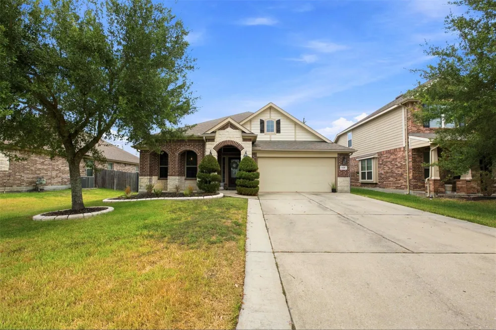 8218 Bay Run Avenue Baytown, TX 77521