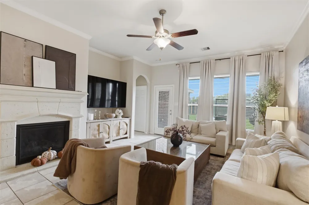 8218 Bay Run Avenue Baytown, TX 77521