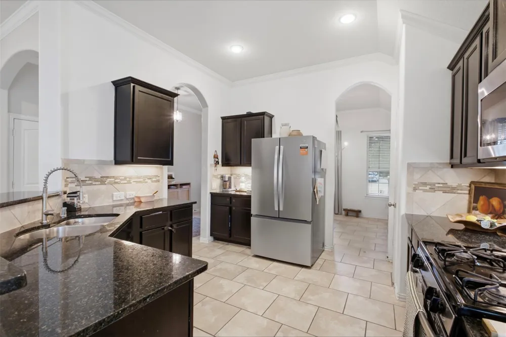 8218 Bay Run Avenue Baytown, TX 77521
