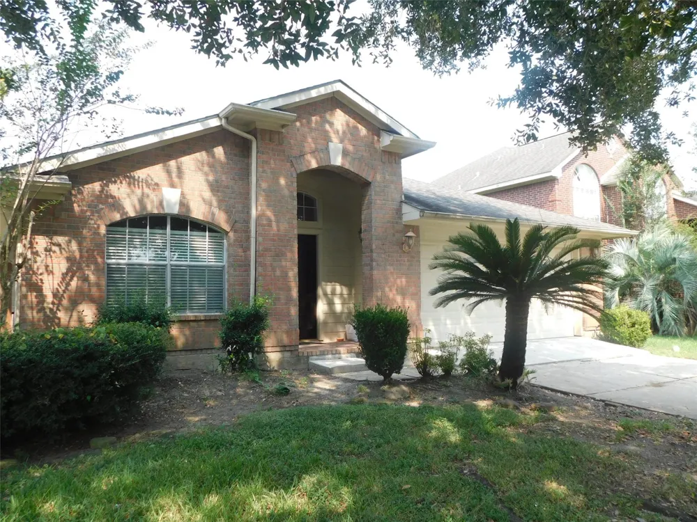 3334 Pebble Beach Lane Pearland, TX 77584