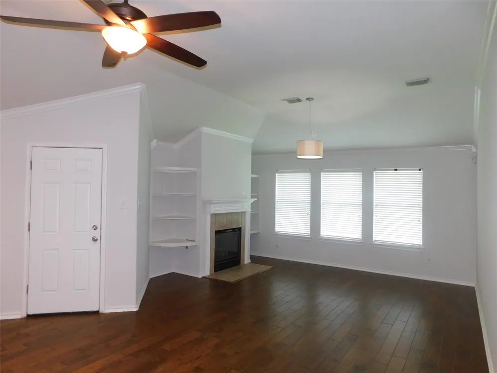 3334 Pebble Beach Lane Pearland, TX 77584