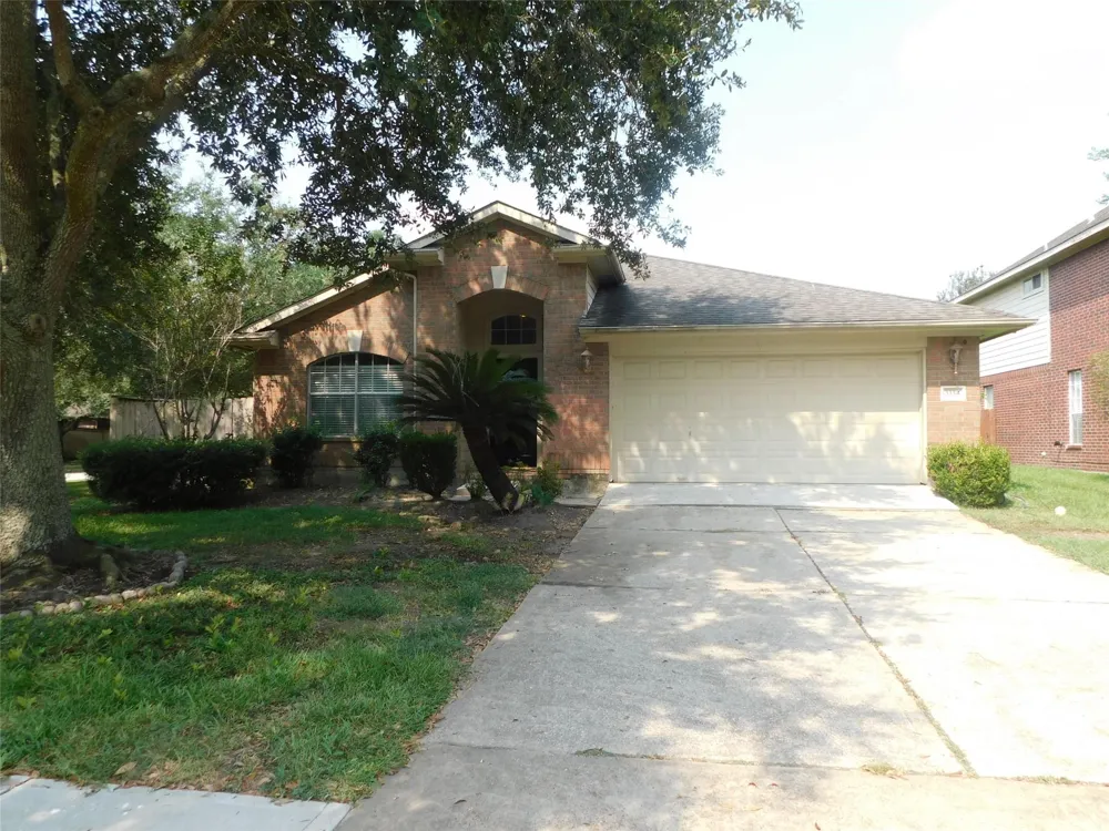 3334 Pebble Beach Lane Pearland, TX 77584
