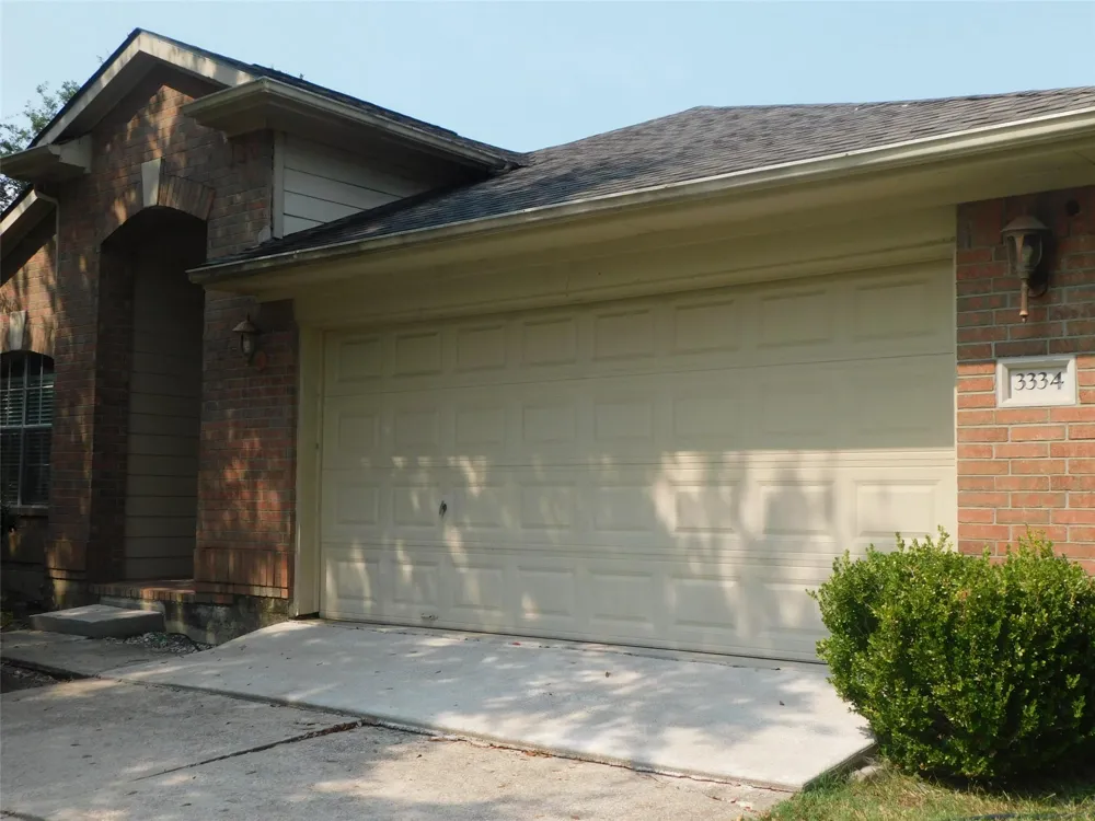 3334 Pebble Beach Lane Pearland, TX 77584