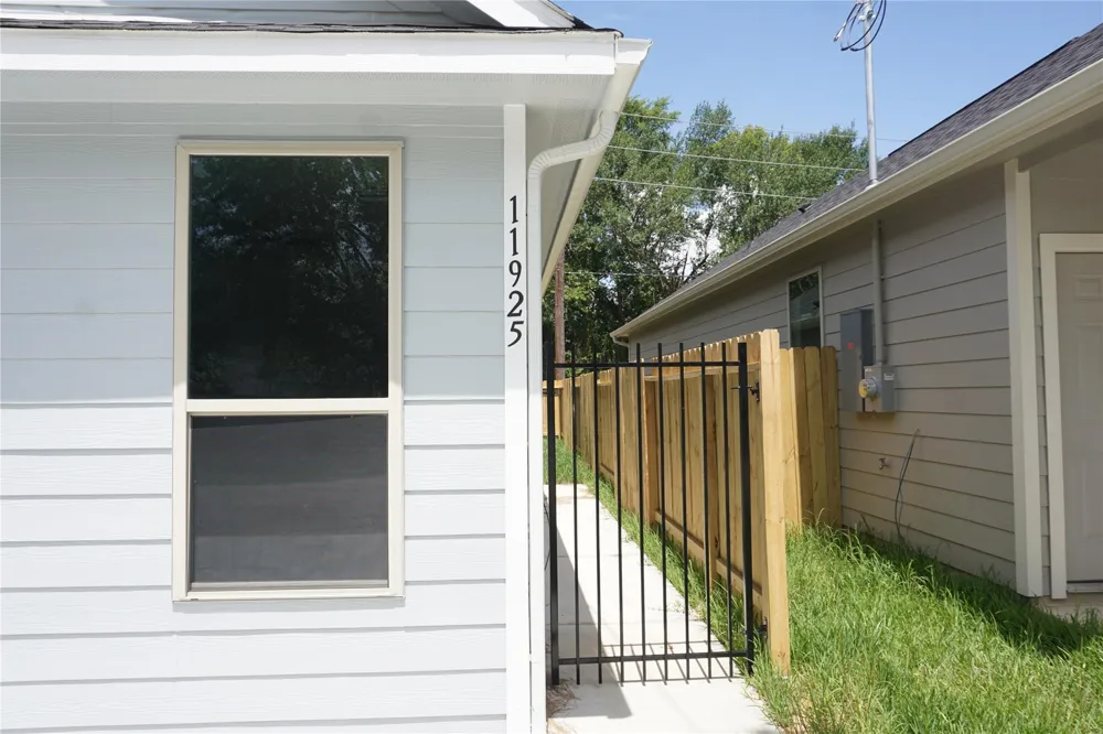 11925 Nelwood Willis, TX 77318