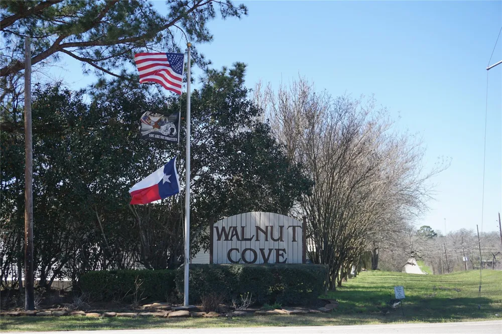 11925 Nelwood Willis, TX 77318