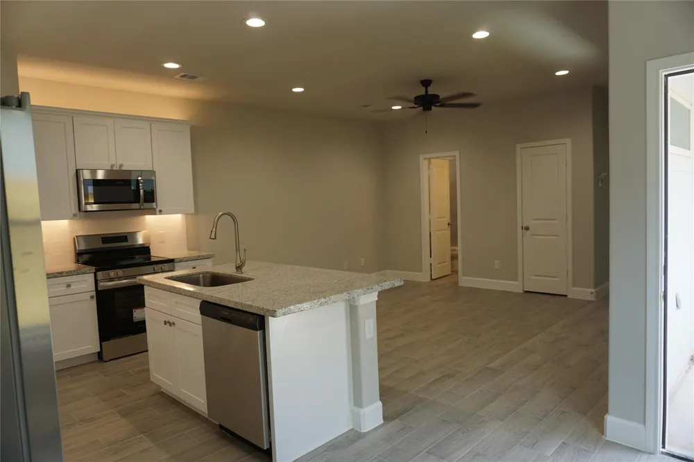 11925 Nelwood Willis, TX 77318