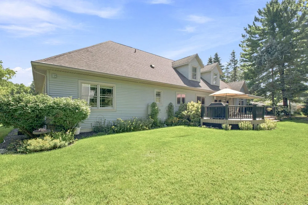 2992 E Bluffwood Terrace St. Joseph, MI 49085
