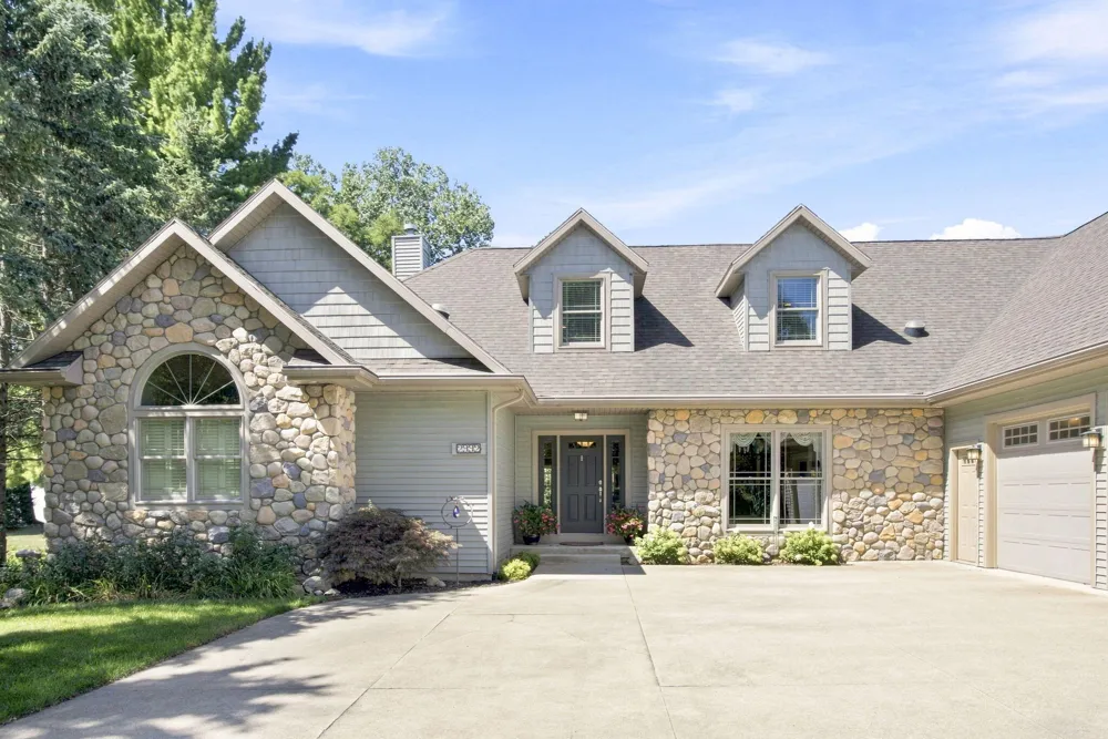 2992 E Bluffwood Terrace St. Joseph, MI 49085