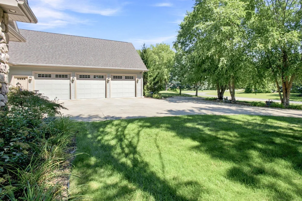 2992 E Bluffwood Terrace St. Joseph, MI 49085