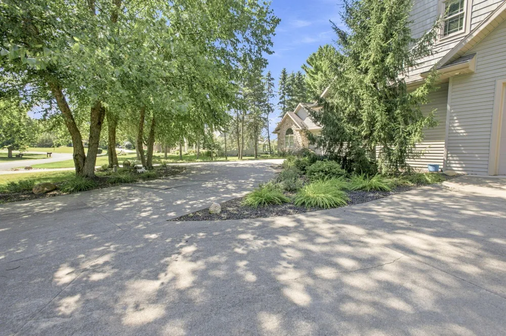 2992 E Bluffwood Terrace St. Joseph, MI 49085