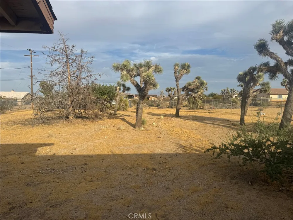 3601 Balsa Yucca Valley, CA 92284