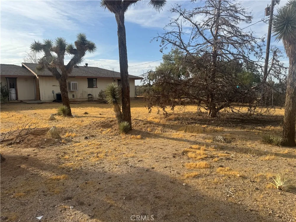 3601 Balsa Yucca Valley, CA 92284