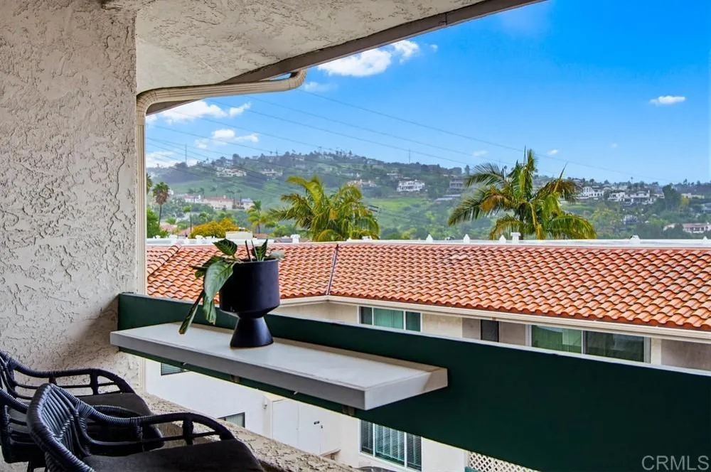 2306 Altisma Way #215 Carlsbad, CA 92009