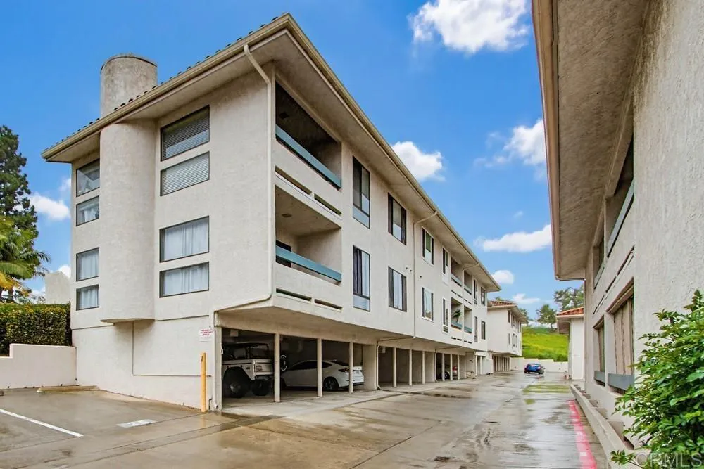 2306 Altisma Way #215 Carlsbad, CA 92009