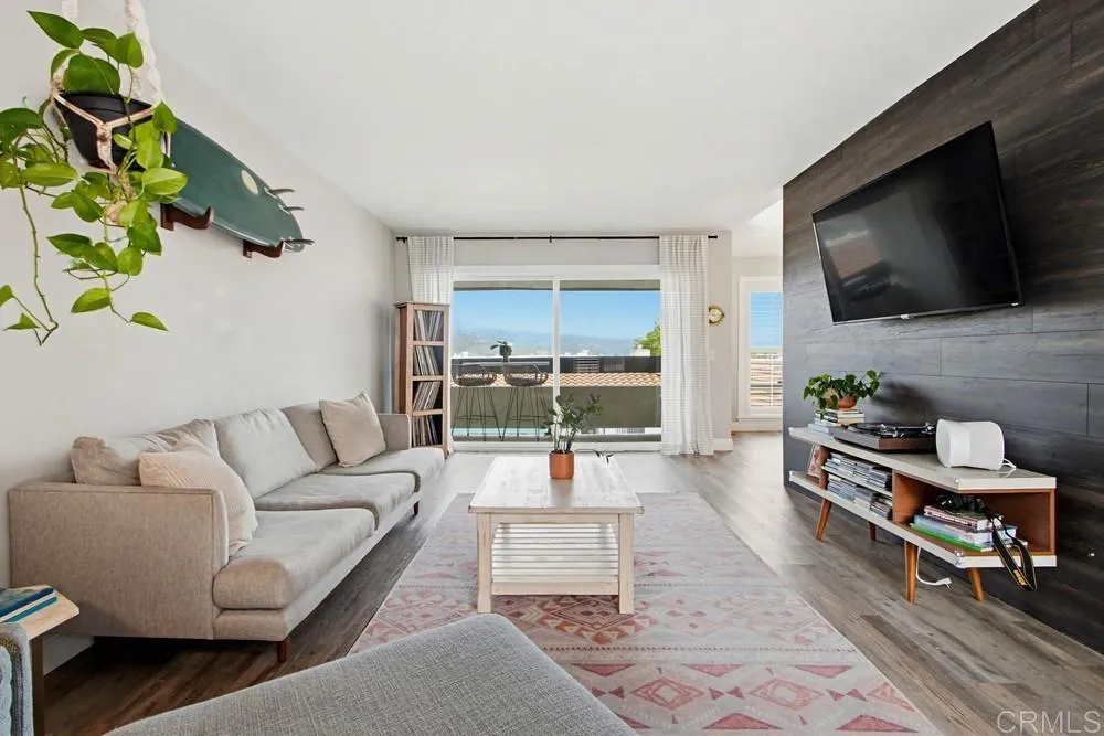2306 Altisma Way #215 Carlsbad, CA 92009
