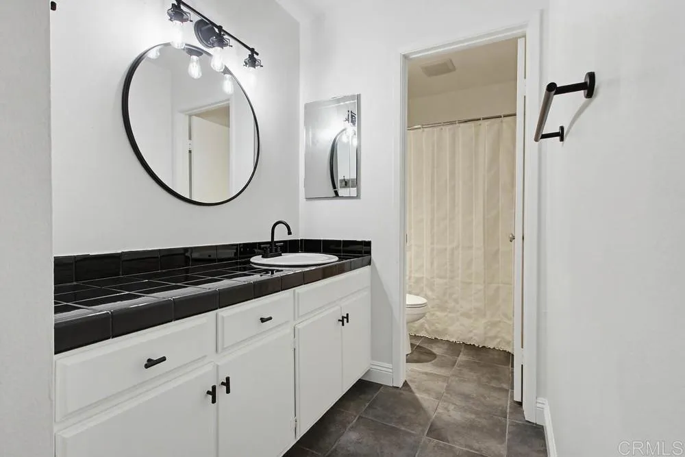 2306 Altisma Way #215 Carlsbad, CA 92009