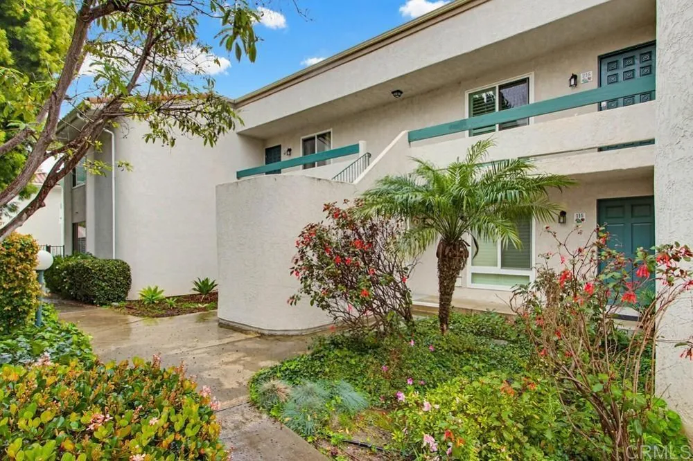 2306 Altisma Way #215 Carlsbad, CA 92009