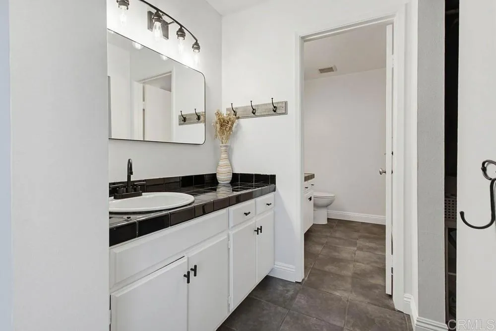 2306 Altisma Way #215 Carlsbad, CA 92009