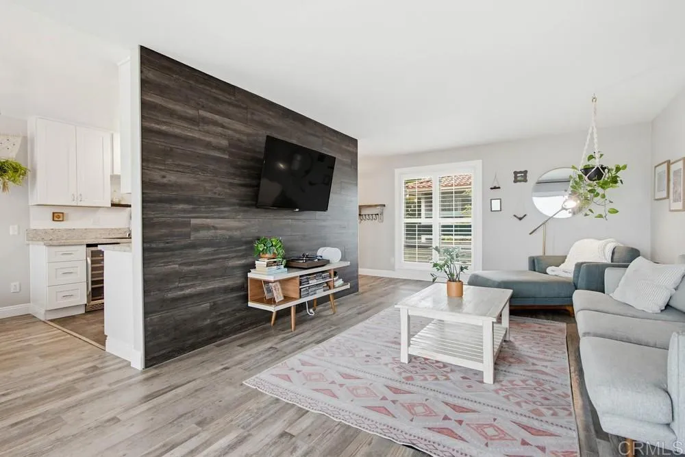 2306 Altisma Way #215 Carlsbad, CA 92009