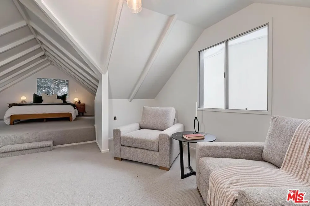 1921 6th Street Santa Monica, CA 90405