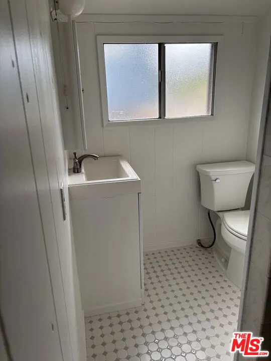 1921 6th Street Santa Monica, CA 90405
