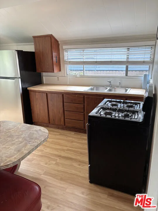 1921 6th Street Santa Monica, CA 90405