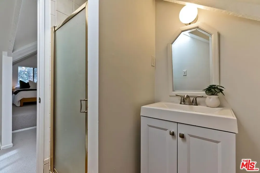 1921 6th Street Santa Monica, CA 90405
