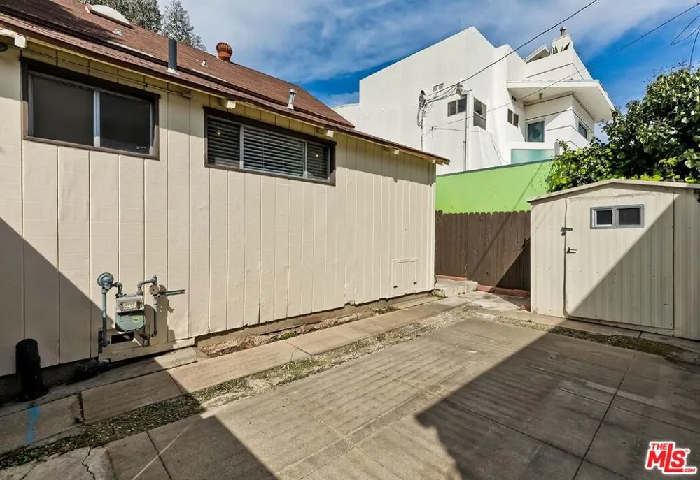 1921 6th Street Santa Monica, CA 90405