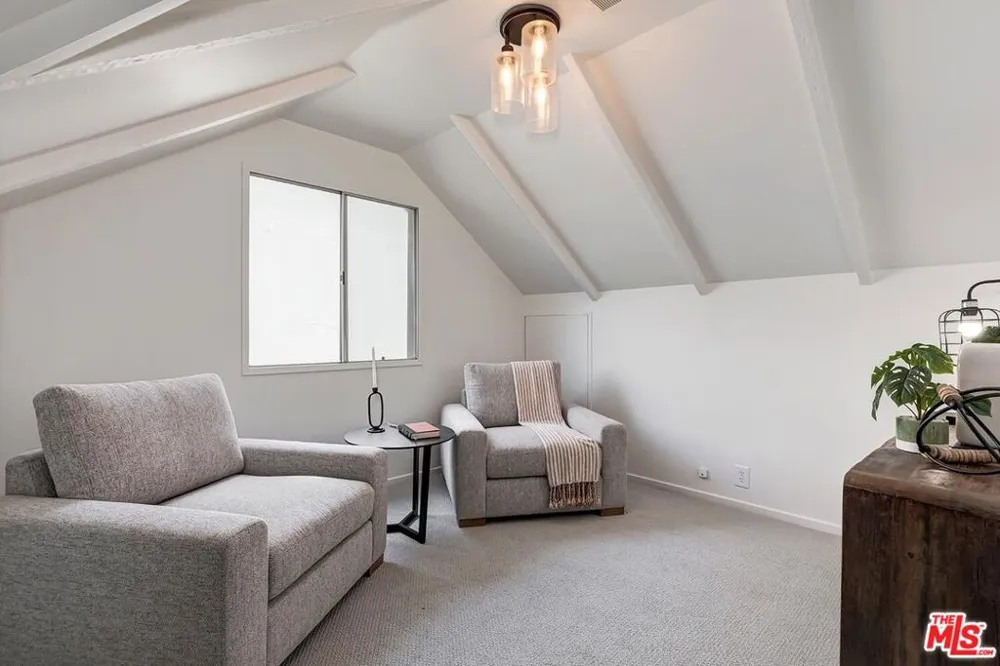 1921 6th Street Santa Monica, CA 90405