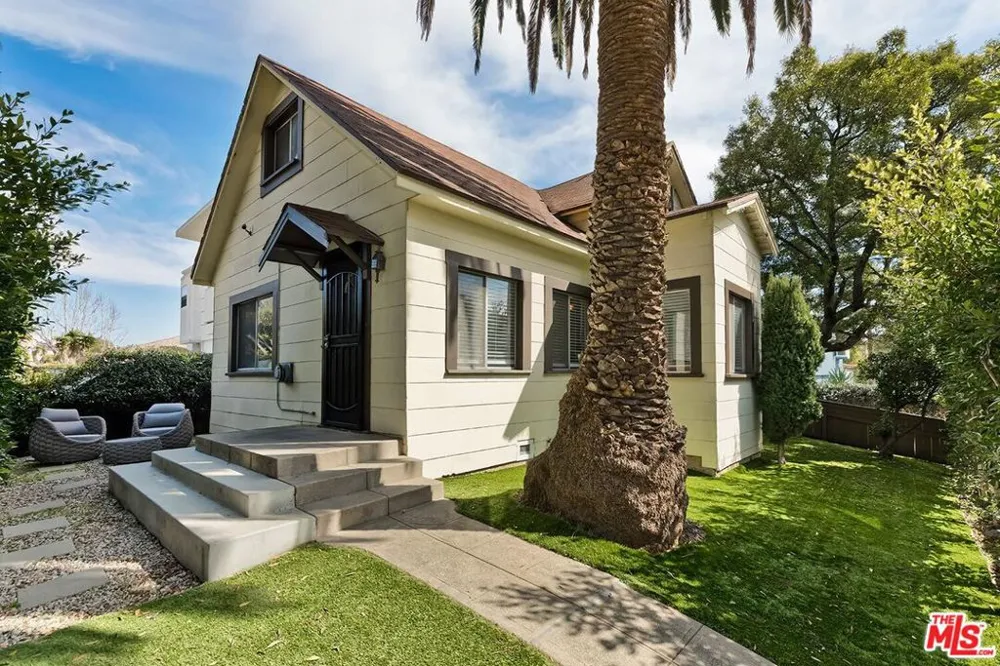 1921 6th Street Santa Monica, CA 90405