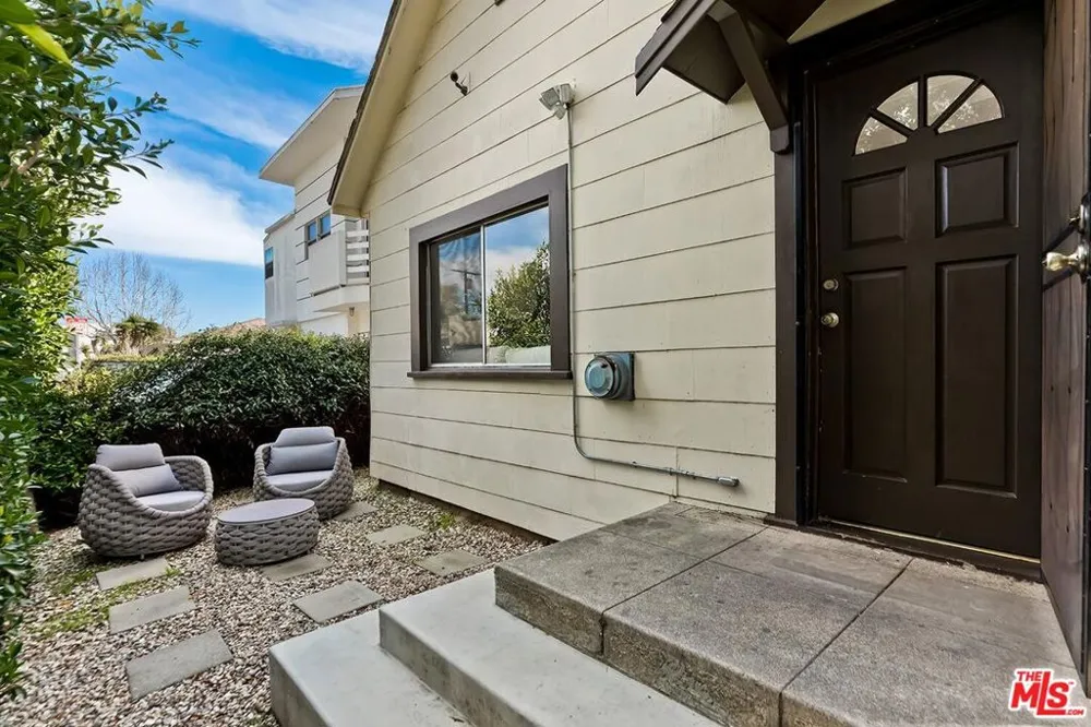 1921 6th Street Santa Monica, CA 90405