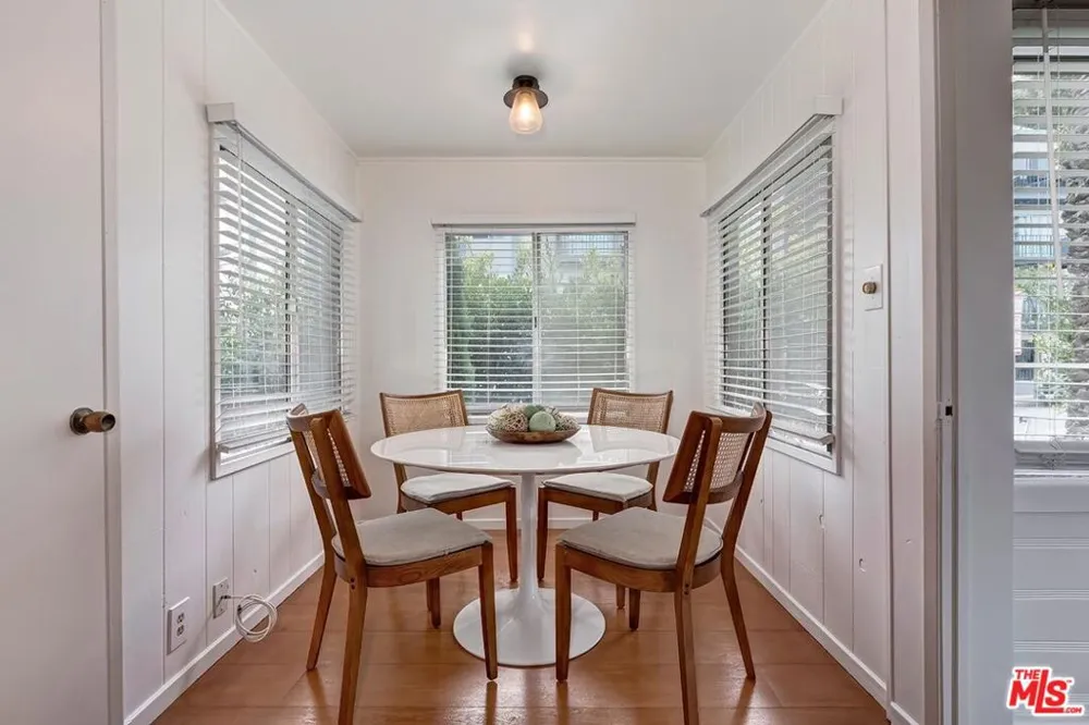 1921 6th Street Santa Monica, CA 90405