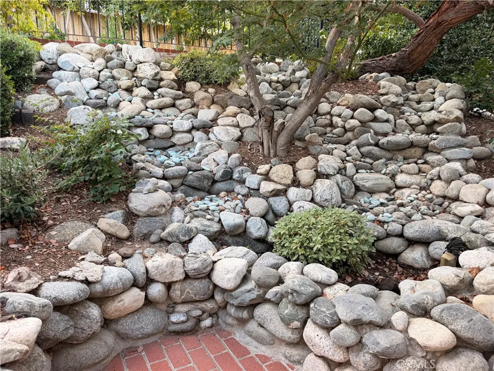 155 Malcolm Drive Pasadena, CA 91105