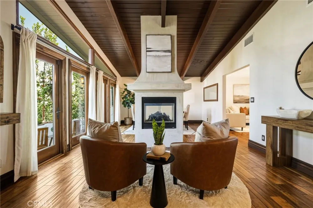 155 Malcolm Drive Pasadena, CA 91105