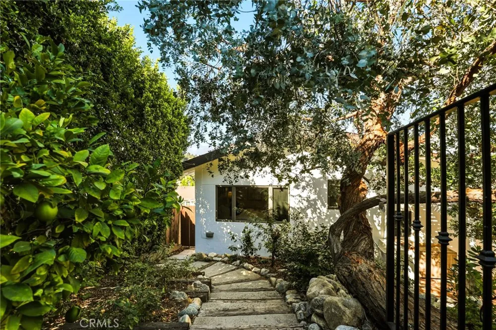 155 Malcolm Drive Pasadena, CA 91105