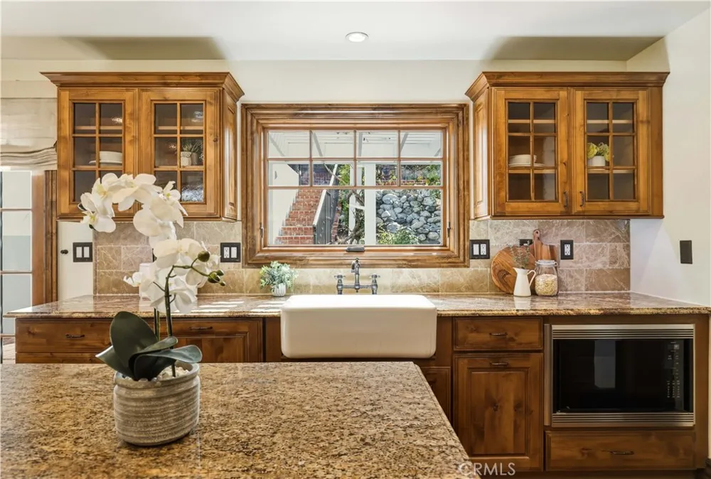 155 Malcolm Drive Pasadena, CA 91105