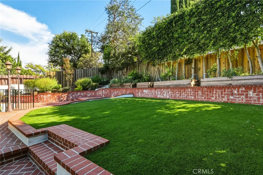 155 Malcolm Drive Pasadena, CA 91105
