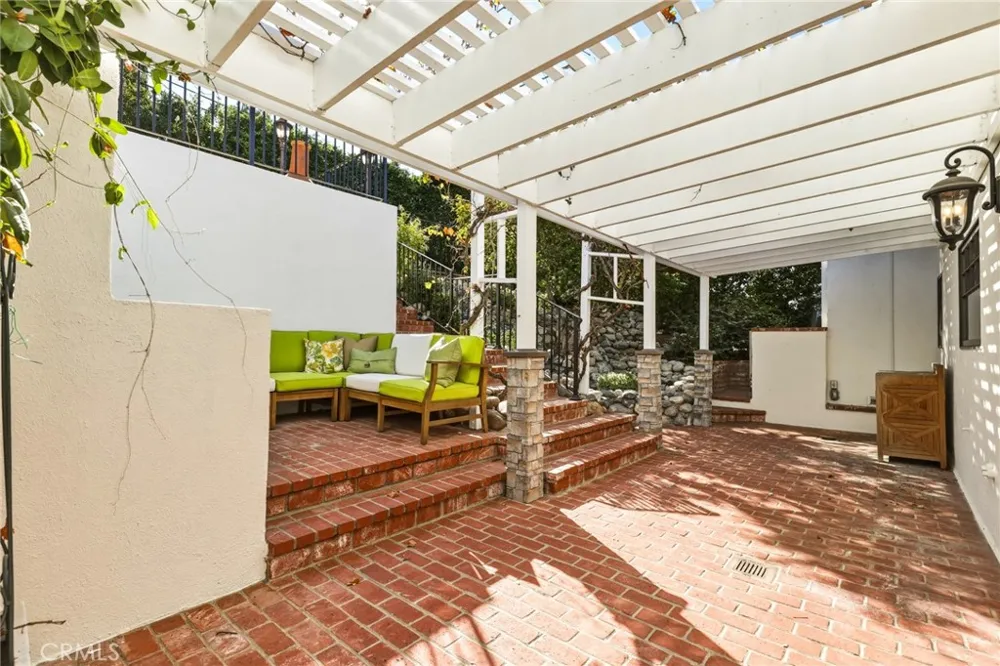 155 Malcolm Drive Pasadena, CA 91105