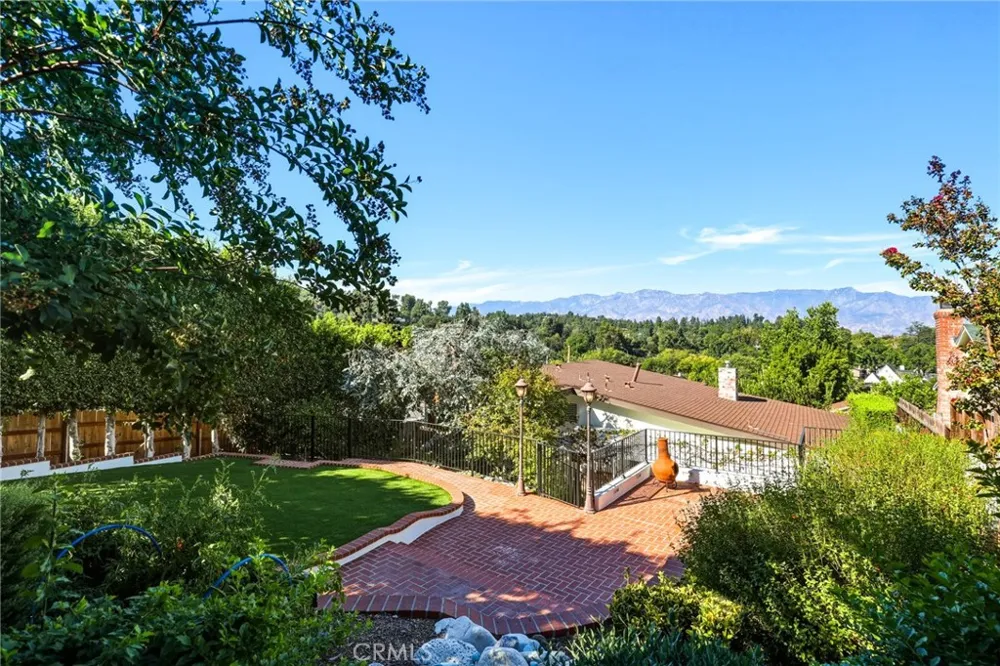 155 Malcolm Drive Pasadena, CA 91105