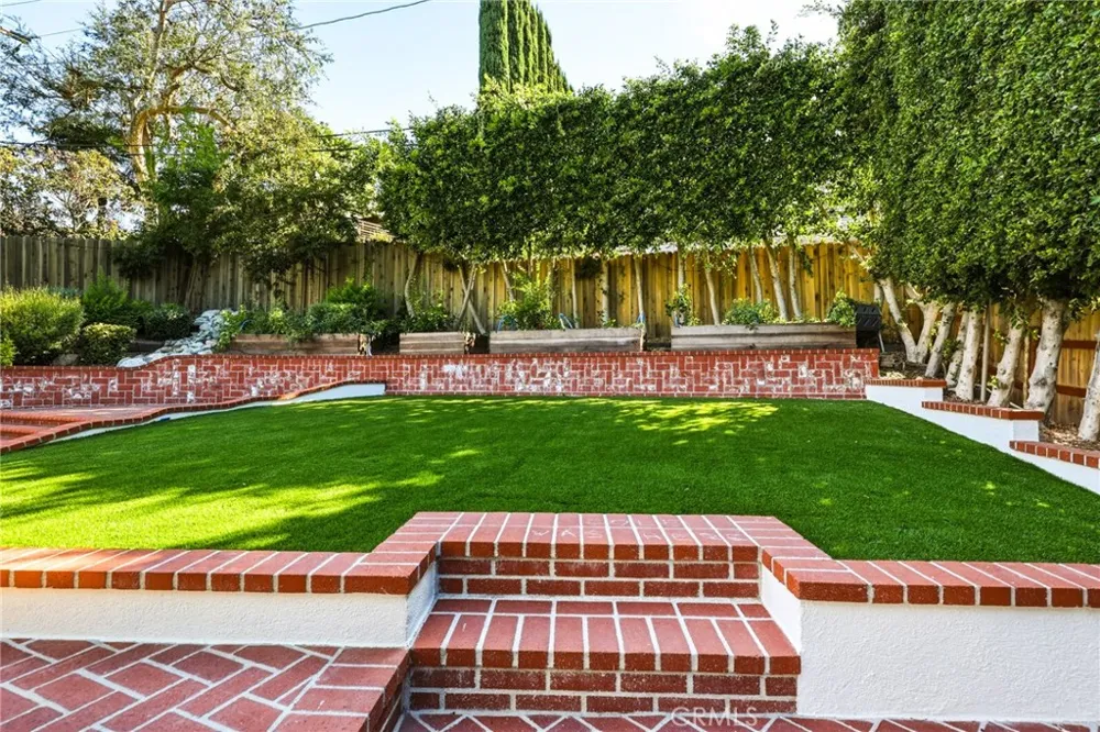 155 Malcolm Drive Pasadena, CA 91105