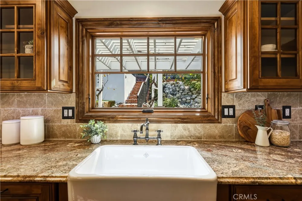 155 Malcolm Drive Pasadena, CA 91105