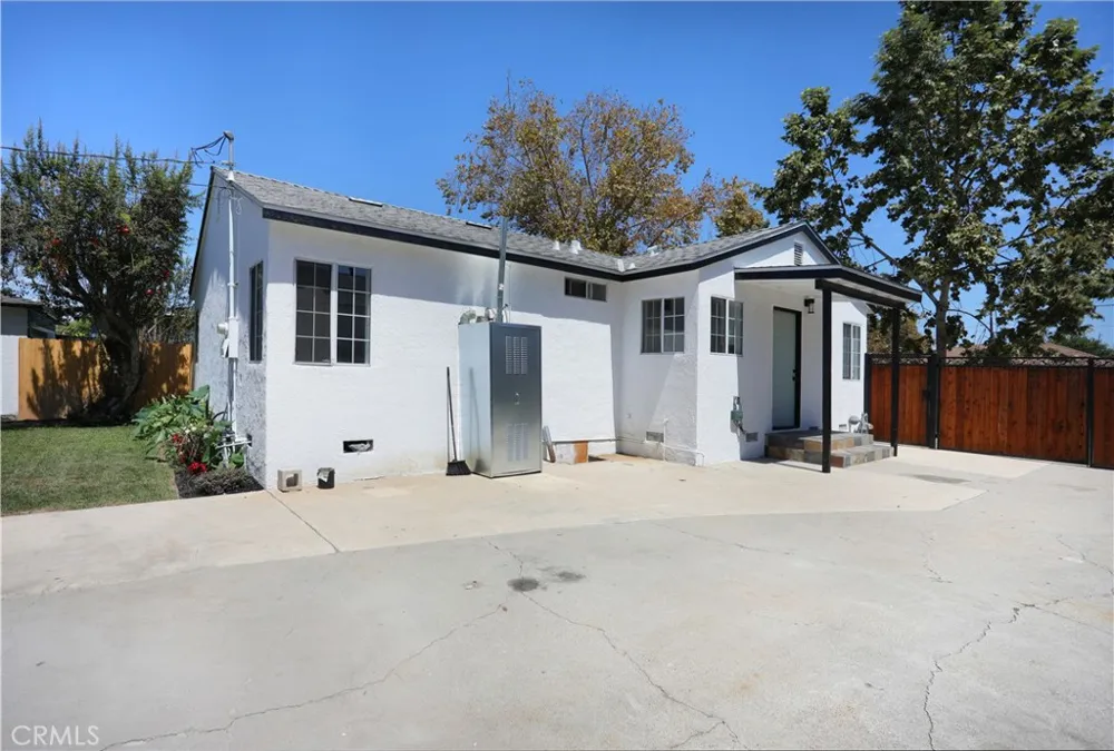 812 Louise Santa Ana, CA 92703