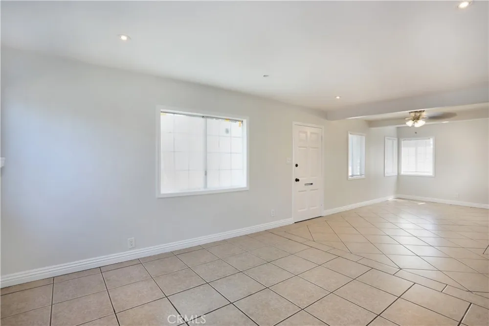 812 Louise Santa Ana, CA 92703