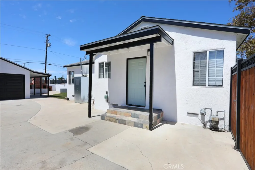 812 Louise Santa Ana, CA 92703