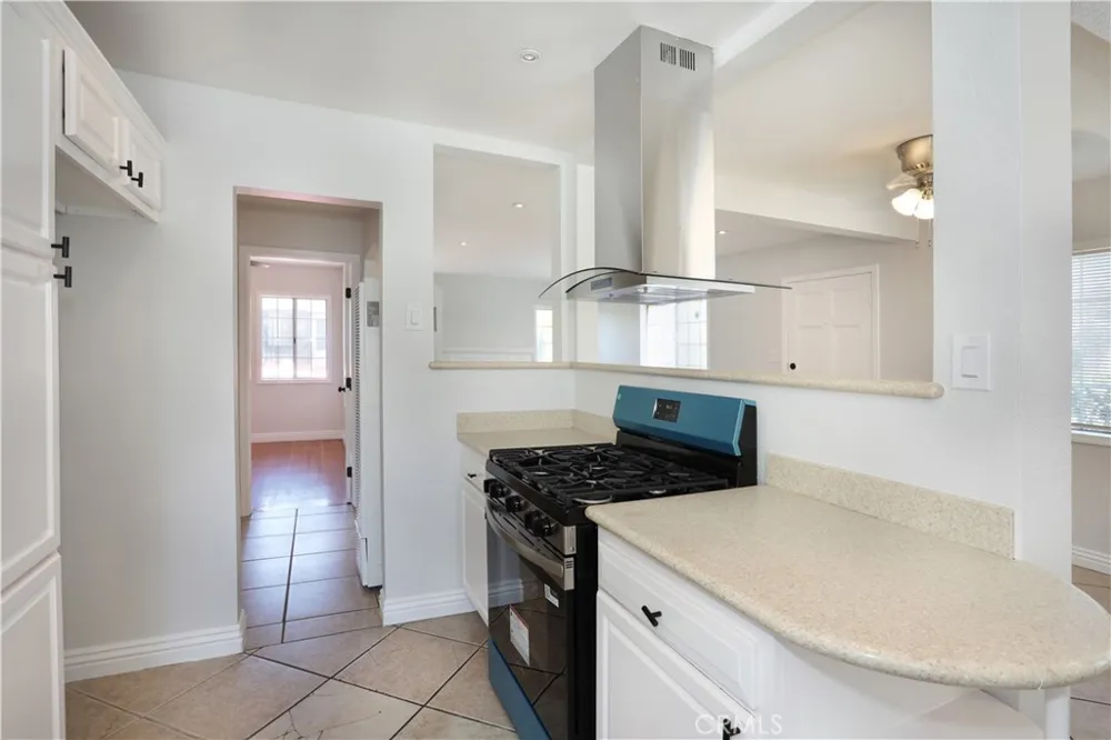 812 Louise Santa Ana, CA 92703