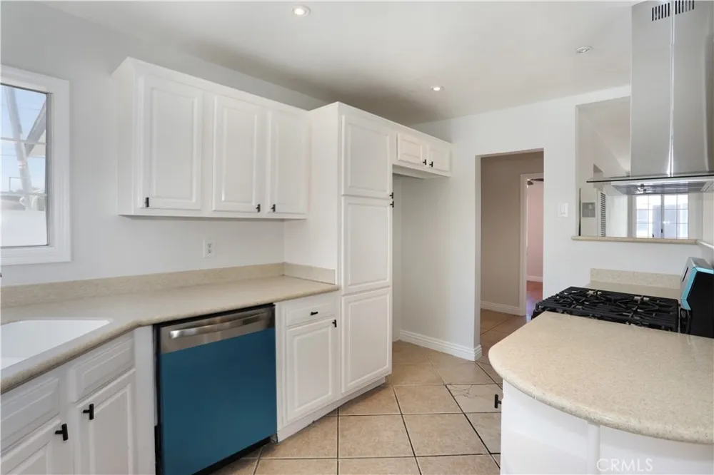 812 Louise Santa Ana, CA 92703