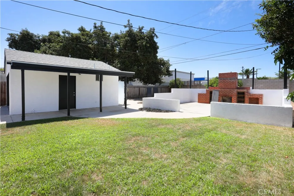812 Louise Santa Ana, CA 92703