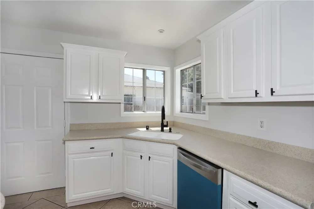 812 Louise Santa Ana, CA 92703
