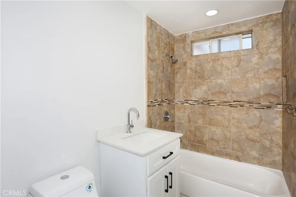812 Louise Santa Ana, CA 92703