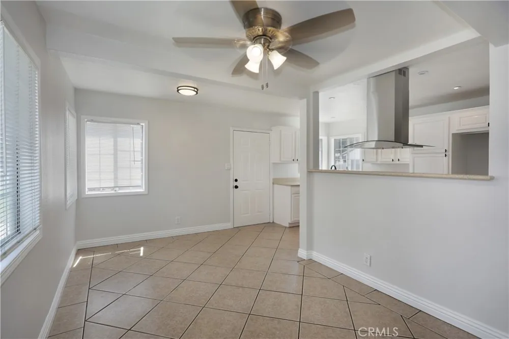 812 Louise Santa Ana, CA 92703